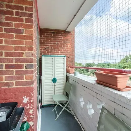 Top Floor 1 Bedroom Apartment With Views Over London Exterior photo